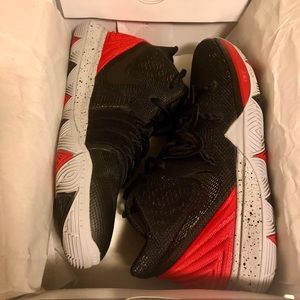 Nike Kyrie Irving Basketball Shoes